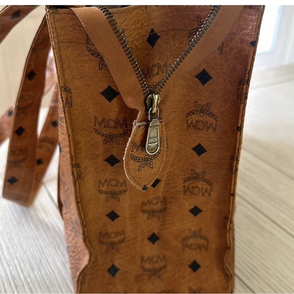 Mcm Visetos Monogram carry all tote authentic hang bag - Picture 13 of 16